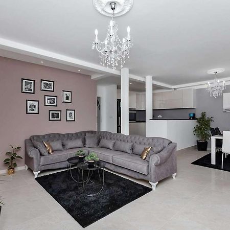 Luxurious Apartment Nino Makarska Exterior photo